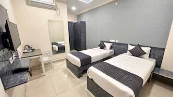 Premium Double or Twin Room, Bay View | 1 bedroom, soundproofing, free WiFi