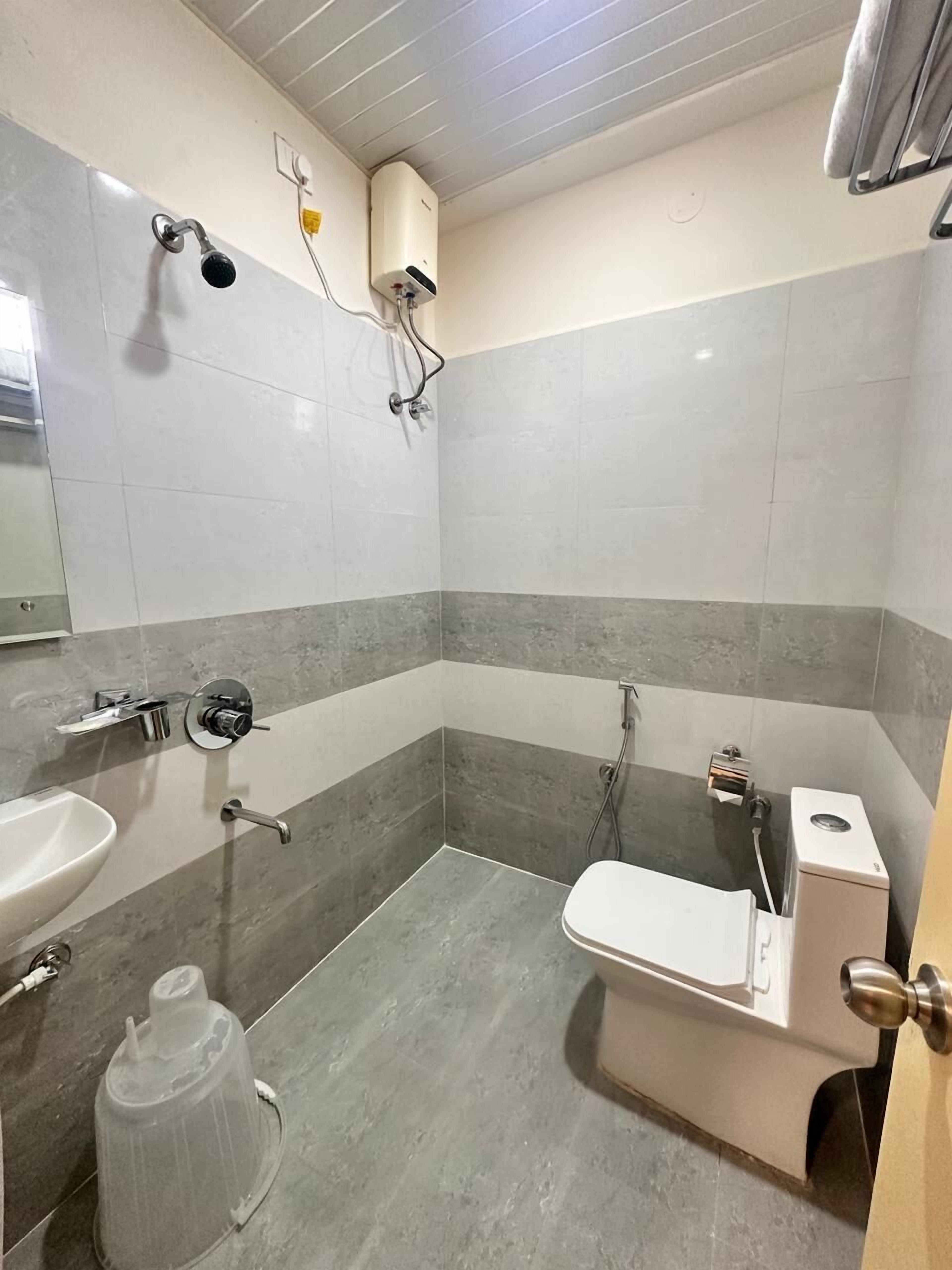 Superior Suite | Bathroom