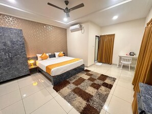 Habitación Premium con 1 cama matrimonial o 2 individuales, vista a la bahía | Insonorización y wifi gratis 