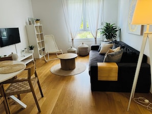 En 50-tommers smart-TV med kabel-kanaler
