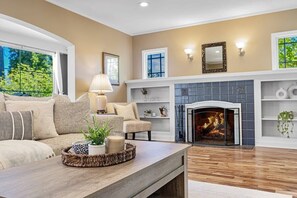 Unclassified image, 5 of 43, button