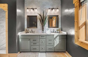 Unclassified image, 2 of 44, button