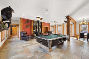 Games room - The Lodge at Branch Pond (Ellsworth)