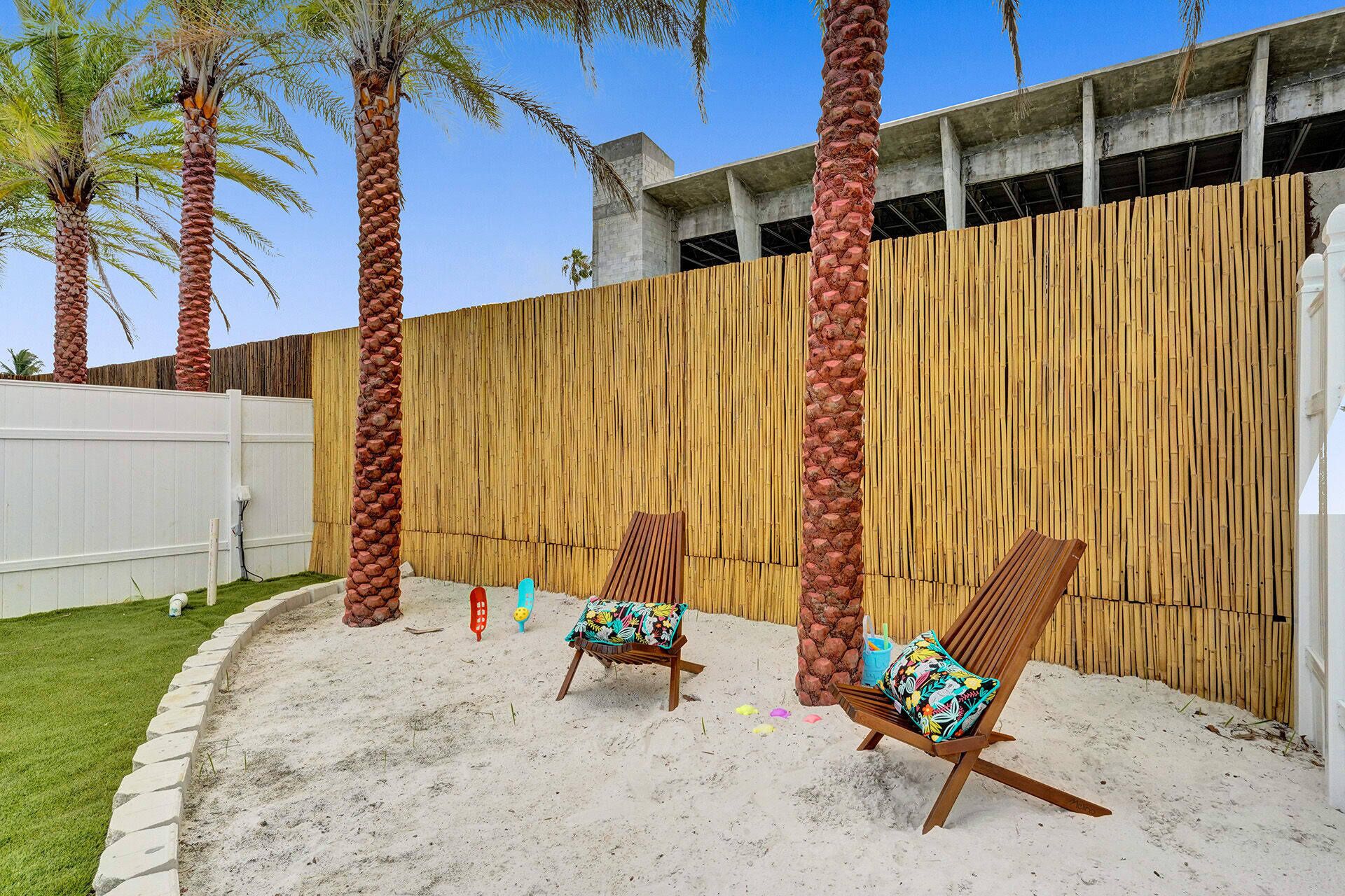 Miami Art Deco Style Unit With Hot Tub