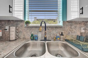 Interior - Miami Art Deco Style Unit With Hot Tub (Miami)