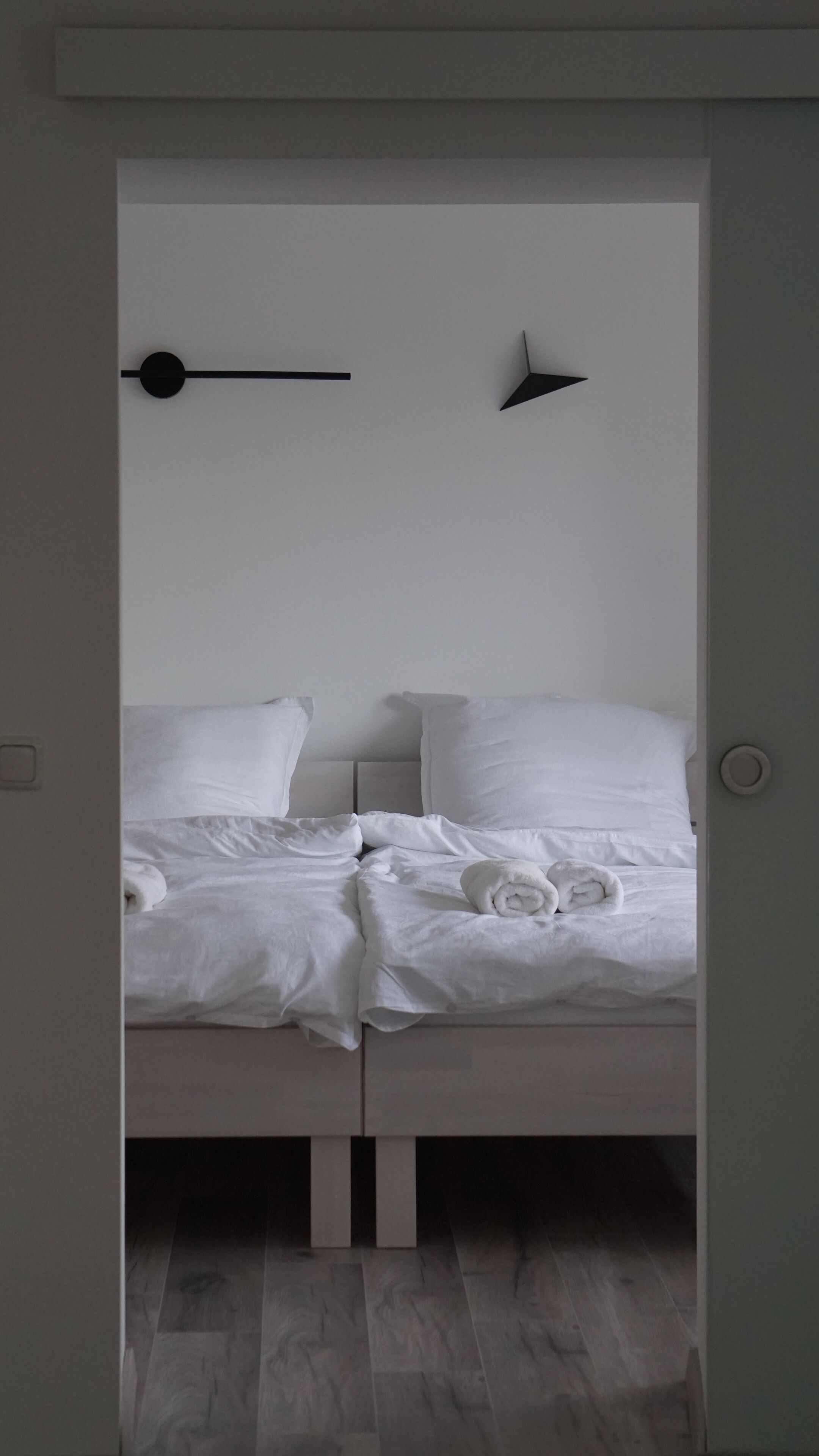 2 Schlafzimmer, Schreibtisch, Bügeleisen/Bügelbrett, Reisekinderbett