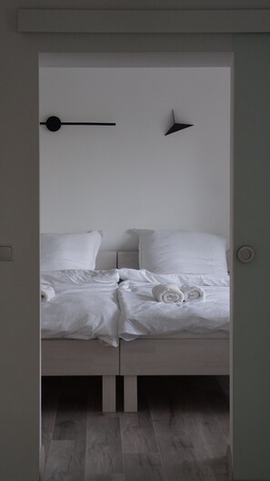 2 bedrooms, desk, iron/ironing board, travel cot