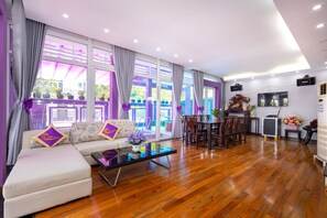 Signature Villa | Living area