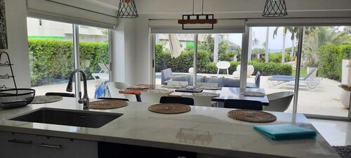 Exclusive Oceania 3 bd/3ba w Private Pool and Terrace! Prime 2026 dates available!