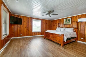 1 bedroom, WiFi, bed sheets - Jamison's Place | Pond | Room for Trailers (Choudrant)