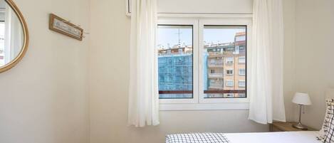 2 chambres, fer et planche à repasser, lit parapluie, Wi-Fi gratuit