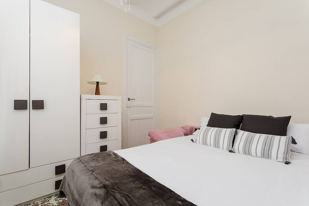 This House Is A 3 Bedroom(s), 1 Bathrooms, Located In Cornellà De Llobregat, Catalunya. - Barcelona