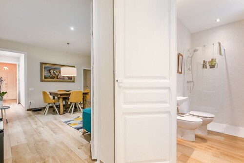 Lovely and historic 3 bedroom home completely refurbished and designed for a pleasant and comfortable stay in Barcelona.