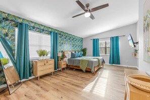 3 bedrooms, desk, iron/ironing board, travel cot - Downtown Cocoa Beach Townhome- Walk to Everything! (Cocoa Beach)