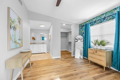 Downtown Cocoa Beach Townhome- Walk to Everything!