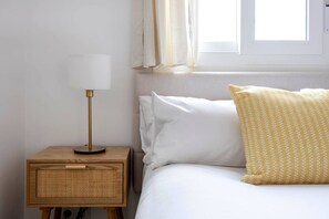 3 slaapkamers, een strijkplank/strijkijzer, reisbedje, gratis wifi