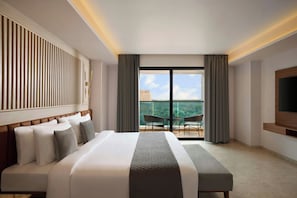 Minibar, in-room safe, desk, blackout curtains - The Fern Residency Bhiwandi-Pimplas, Series by Marriott (Bhiwandi)
