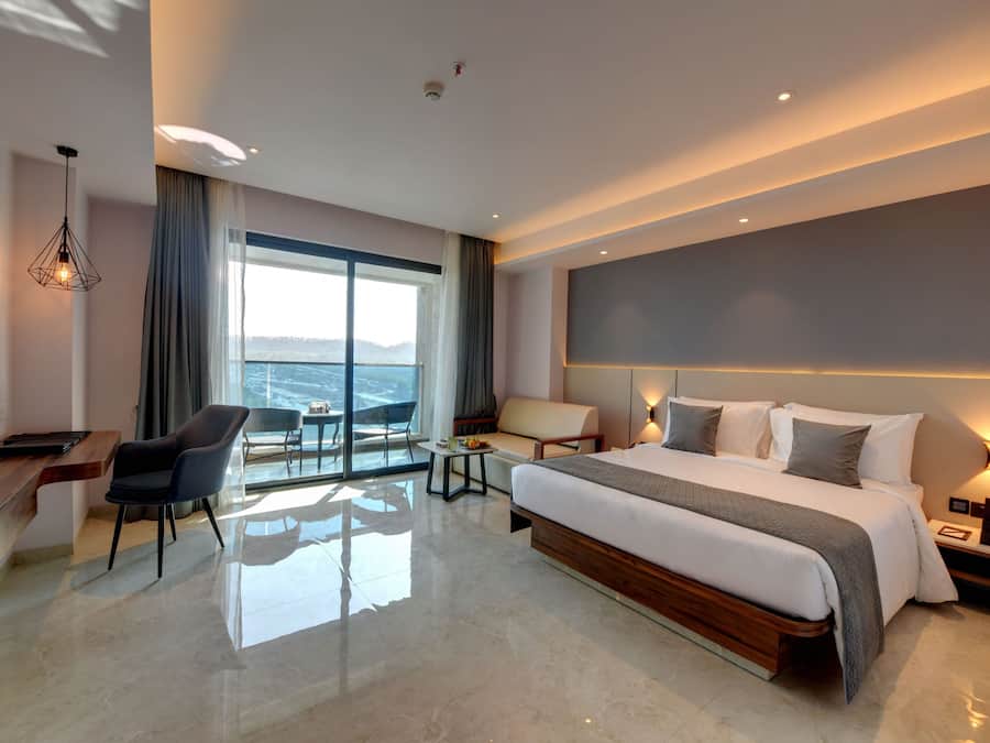 Minibar, in-room safe, desk, blackout curtains