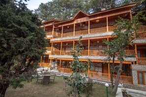 Front of property - Hotel  Negis Mayflower  (Manali)