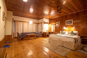Egyptian cotton sheets, premium bedding, soundproofing - Hotel  Negis Mayflower  (Manali)