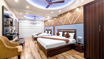 1 bedroom, desk, laptop workspace, free WiFi
