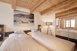 4 bedrooms, iron/ironing board, WiFi, bed sheets - Ferienhaus Steinbacher Direkt am Tegernsee (Tegernsee)