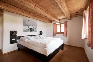 4 soverom, strykejern/-brett, wi-fi og sengetøy