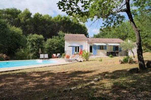 Outdoor pool - Holiday Home, nature and swimming pool in Provence ! (Mérindol)