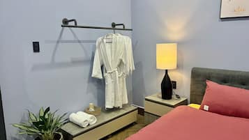 2 dormitorios, tabla de planchar con plancha, wifi gratis y ropa de cama