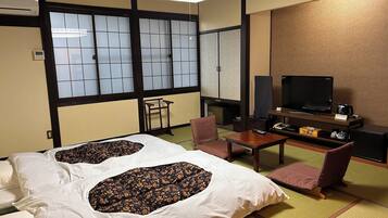 Down duvets, in-room safe, free WiFi