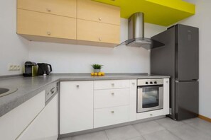 Réfrigérateur, four, plaque de cuisson, lave-vaisselle