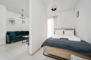 Iron/ironing board, travel crib, WiFi, bed sheets - Księcia Witolda 23 | Modern Studio | Balcony (Wroclaw)