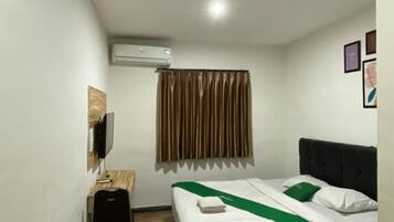 Kamar Double atau Twin Deluks | Ruang kerja ramah laptop dan Wi-Fi gratis