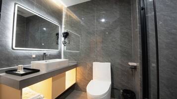 Comfort Room, 1 King Bed, River View | Bathroom | Slippers