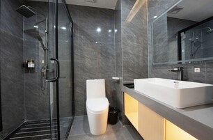 Luxury Twin Room, Multiple Beds | Bathroom | Slippers