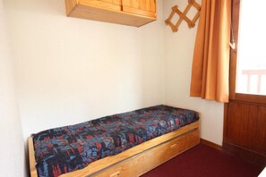 Room - 50m from resort center, 3rd floor, balcony, tv, 25m², Peisey-Vallandry (Landry)