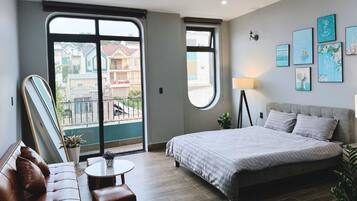 9 bedrooms, iron/ironing board, WiFi, bed sheets