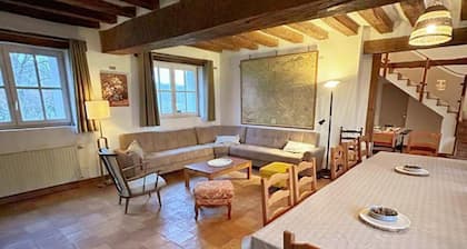 Casa independiente con jacuzzi, jardín y actividades, ideal para familias y amigos