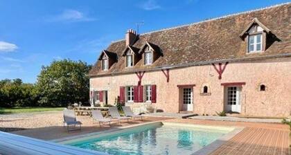 Charming cottage with pool, pets allowed, perfect for families