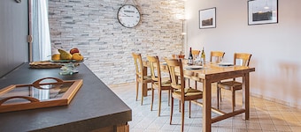 Charming Winemaker's House in Castle Heartland, Terrace and Modern Comfort
