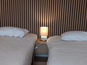 2 bedrooms, free WiFi - Family cottage near Loire castles, pets welcome, private garden (Saint-Gervais-la-Forêt)