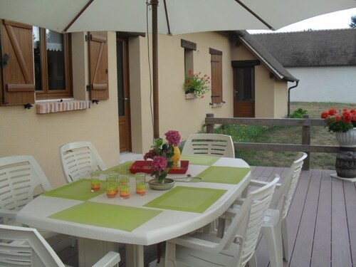 Maison spacieuse en Sologne avec grand jardin, proche randonnée, terrasse, parking privé