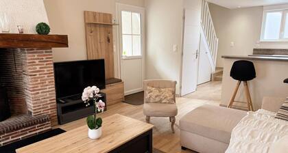Cozy Renovated Cottage in Private Courtyard near Loire Castles