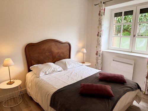 Cozy Renovated Cottage in Private Courtyard near Loire Castles