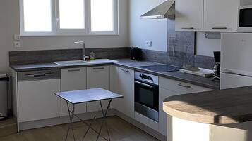 Réfrigérateur, micro-ondes, four, lave-vaisselle