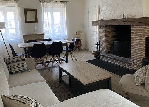 Cozy Renovated Cottage in Private Courtyard near Loire Castles