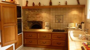 Frigorifero, microonde, forno, lavastoviglie