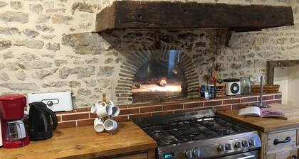 Spacious Family Cottage with Garden, Near Châteaudun & Talcy Castles