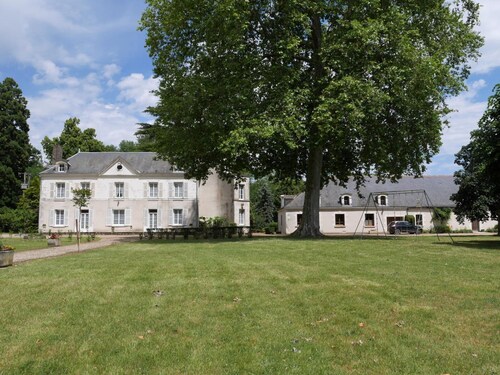 One-story house with park near Beauval Zoo