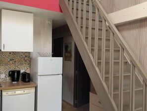 Interior - Cozy Gite with Private Heated Pool near Beauval Zoo and Chenonceau Castle (Faverolles-sur-Cher)